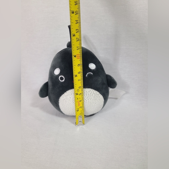 Squishmallows Christmas Ornament Kai The Killer Whale 4" - Picture 3 of 3
